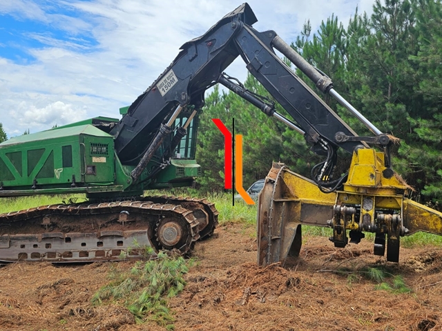 Horímetro: 35.500 h



Máquina revisada, motor, bombas hidráulicas e comandos sem vazamentos e com força. Cabeçote feller Quadco 18C. É só trabalhar! Rodante em muito bom estado. 
 […] Leia mais…