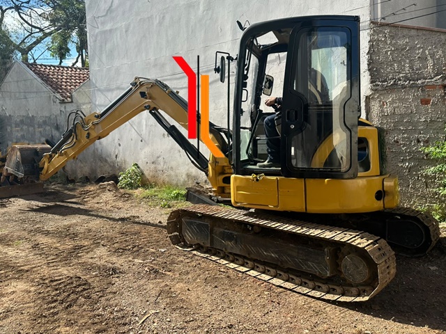 Horímetro: 12.200 h



Equipada com linha hidr. auxiliar. Peso operacional 2.5 Ton. 
 […] Leia mais…