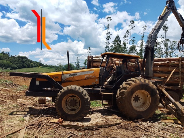 Máquina operacional, equipada com munck TMO ano 2024, semi-novo, com 7.80 m e Joystick mecânico.
 […] Leia mais…