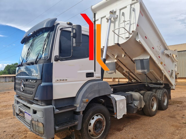 Odômetro: 287.000 Km



Tração 6×4 reduzido, equipado com caçamba meia cana Rossetti de 16 m³
 […] Leia mais…