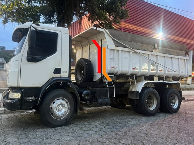 Odômetro: 173.000 km



Caçamba com 14m³, tração 6×4, todo revisado motor e embreagem nova, reparo de pistoes e revisão hidráulica. Molas traseiras revisadas, seis novas. Tirantes laterais todos novos. 
 […] Leia mais…